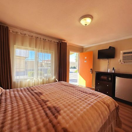 Royal Inn And Suites Hemet Kültér fotó