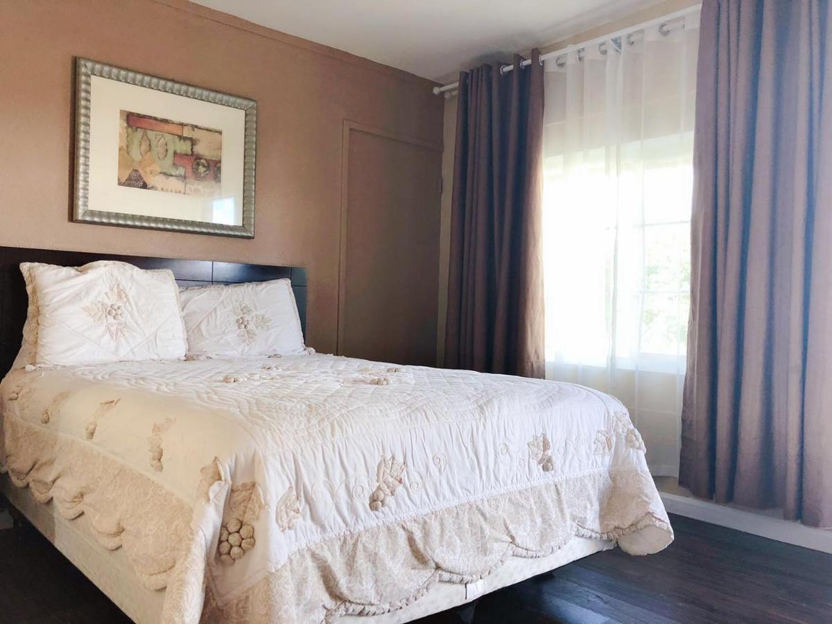 Royal Inn And Suites Hemet Kültér fotó