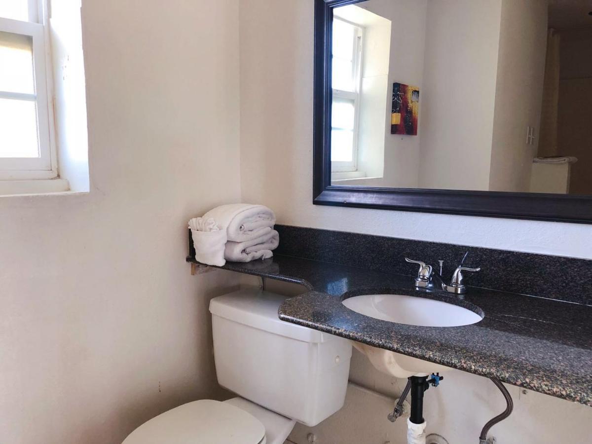 Royal Inn And Suites Hemet Kültér fotó