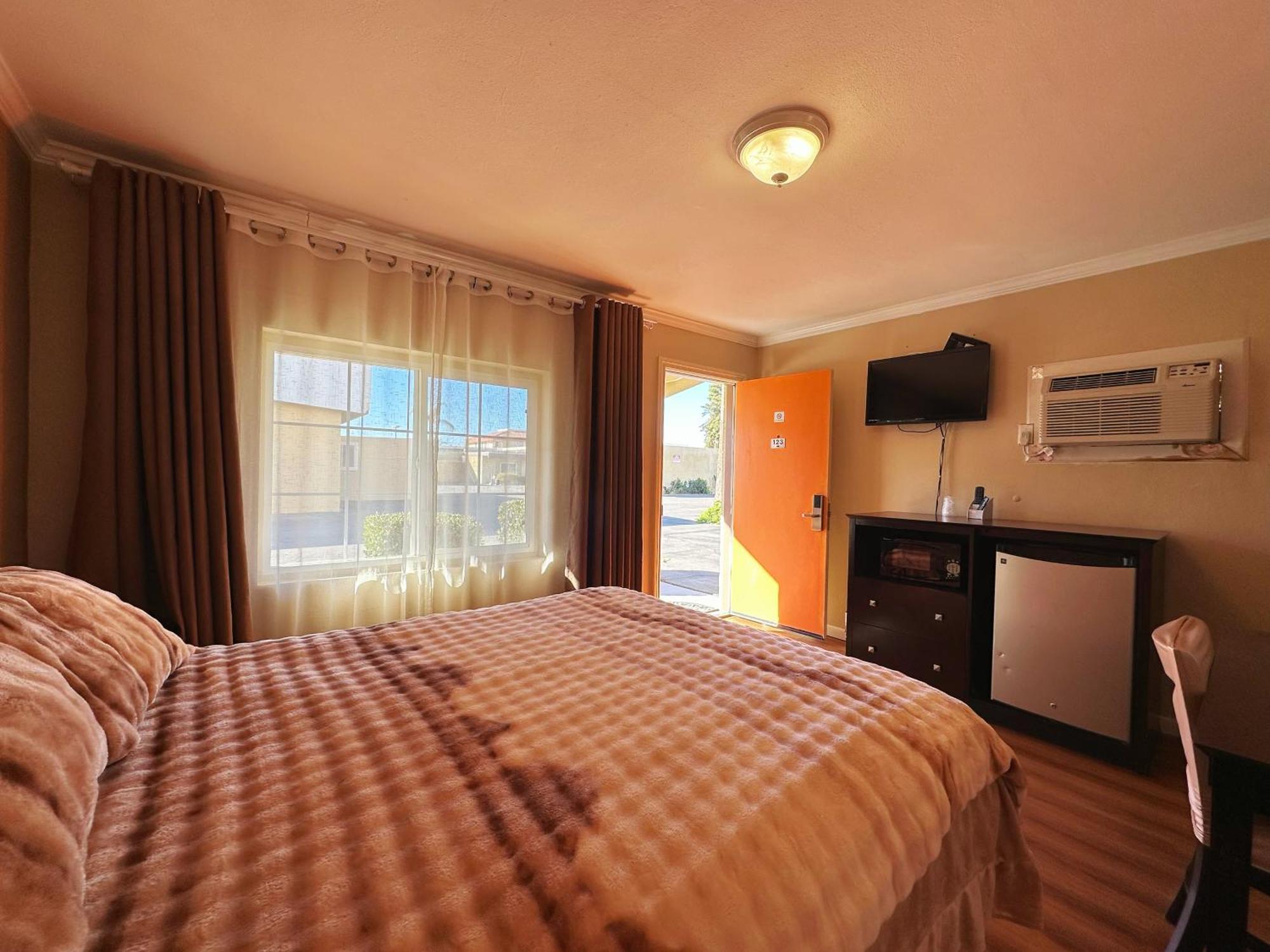 Royal Inn And Suites Hemet Kültér fotó